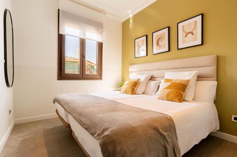 Two-Bedroom 1 bathroom with Terrace II image 4