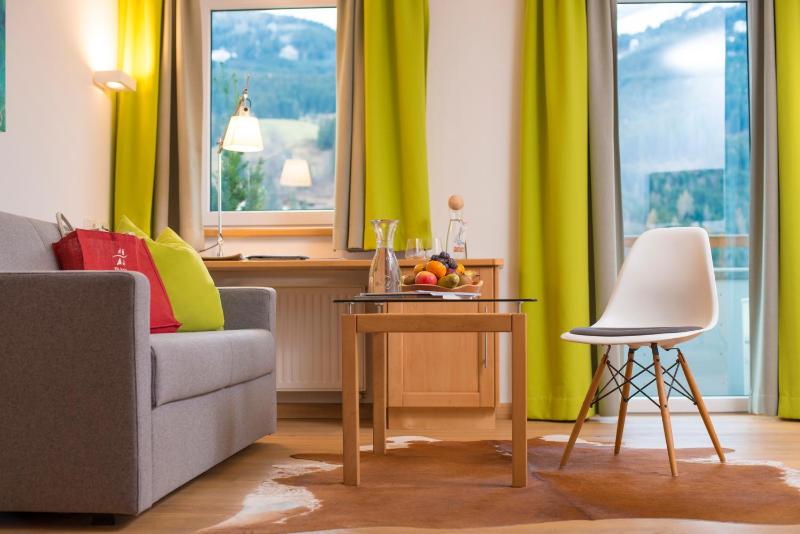 Deluxe Double Room with Balcony image 4