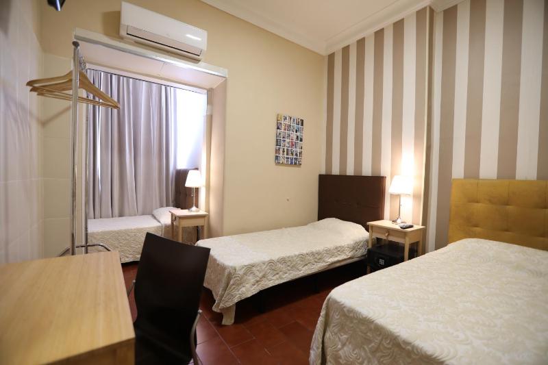 Triple Room image 3