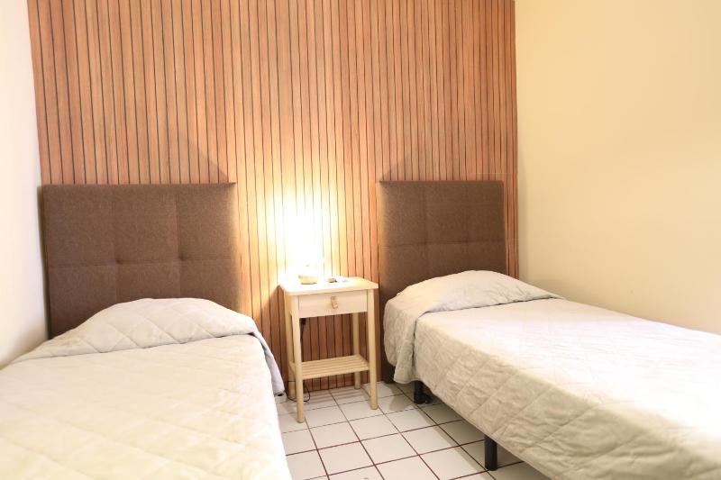 Twin Room image 1