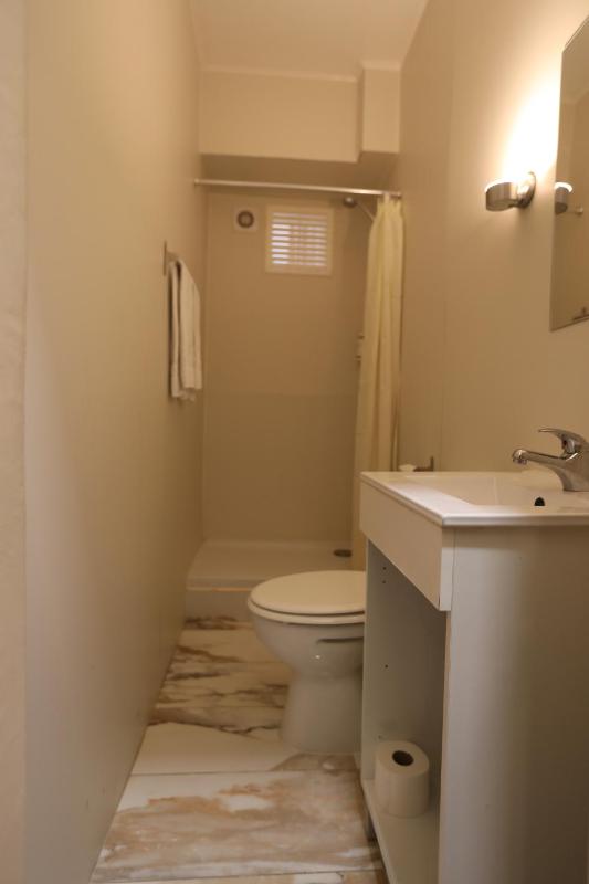Twin Room image 3