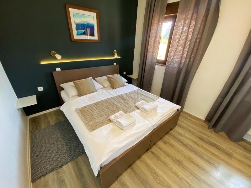 Classic Quadruple Room image 1