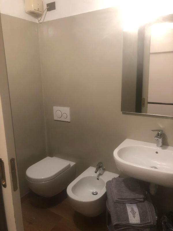One-Bedroom Apartment image 3