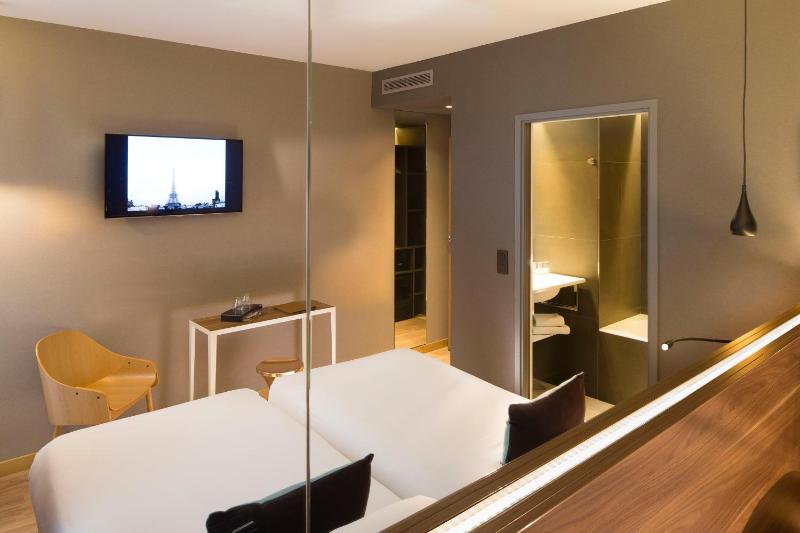 Twin Room image 2