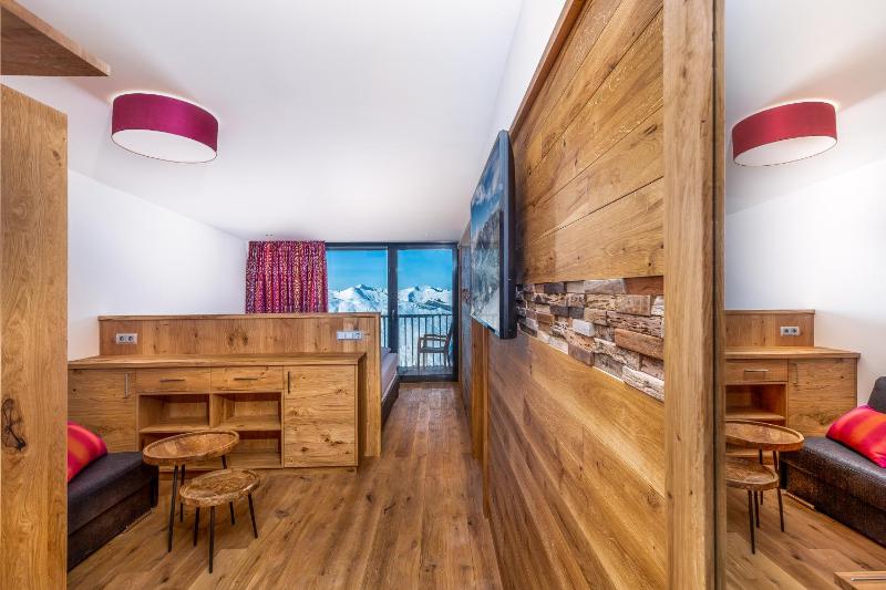 Comfort Double Room with Extra Bed image 1