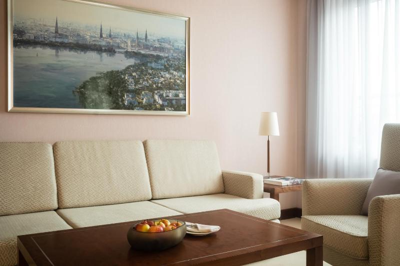 Penthouse Suite image 4