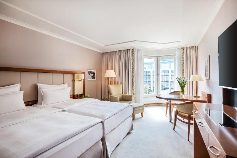 Double Room with Garden/Courtyard View image 1