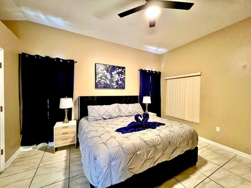 Private Oasis Retreat Heated Pool Hot Tub Beaches - image 13