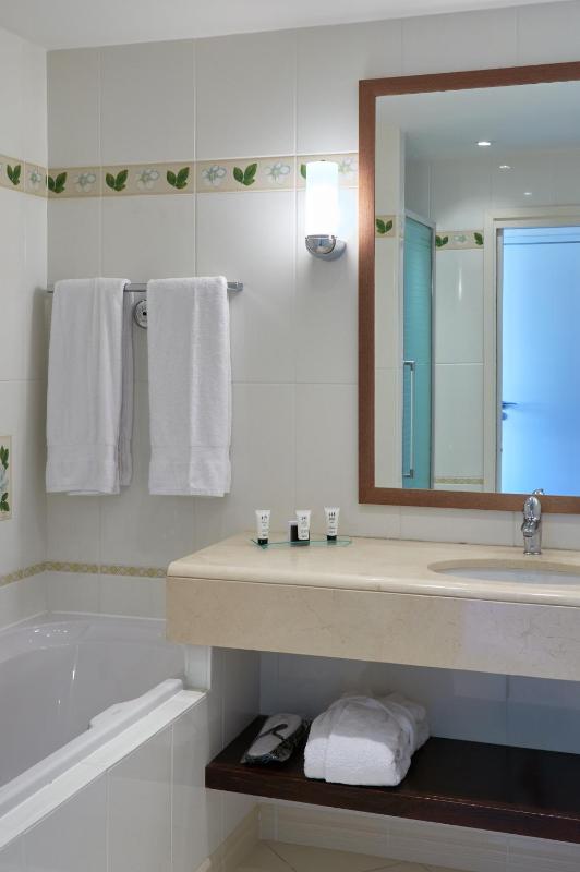 Junior Suite with Balcony image 2