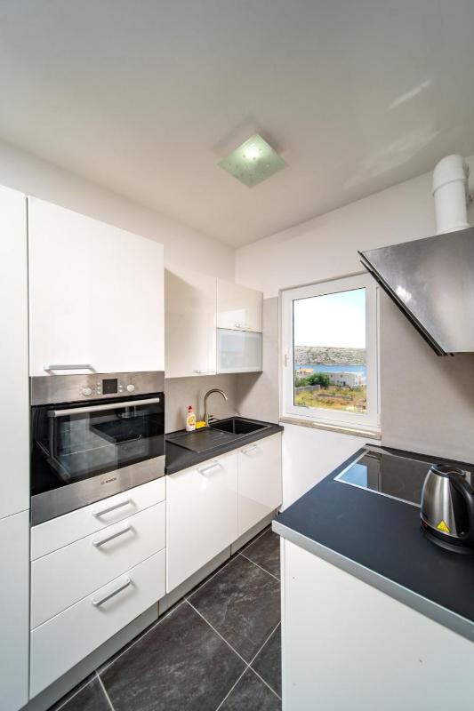 One-Bedroom Apartment with Sea View and Balcony image 4