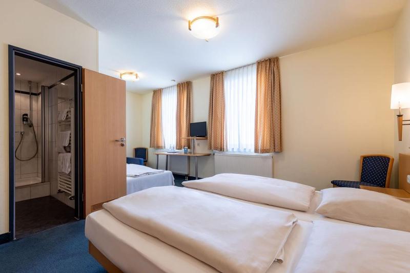 Triple Room image 1
