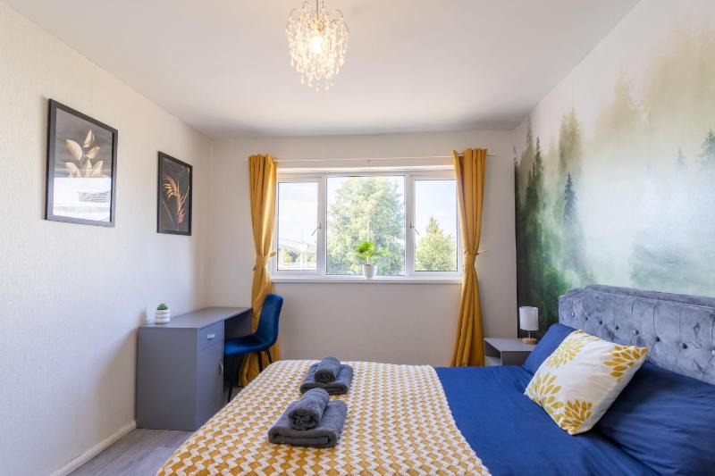 Open Mind Property - HotTUB 4 Beds & 2 Free Parking - image 39