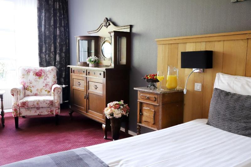 Deluxe Double Room with Terrace image 4