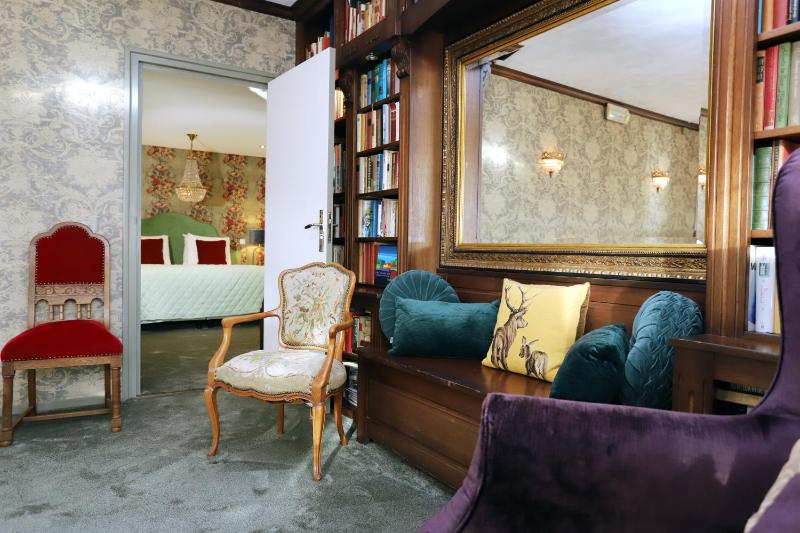 Deluxe Suite image 4