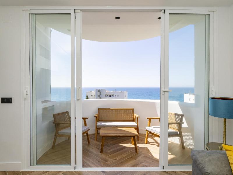 Cubo's Vistalmar Calahonda Apartment - image 9