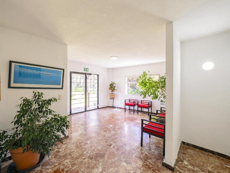 Cubo's Vistalmar Calahonda Apartment - image 4
