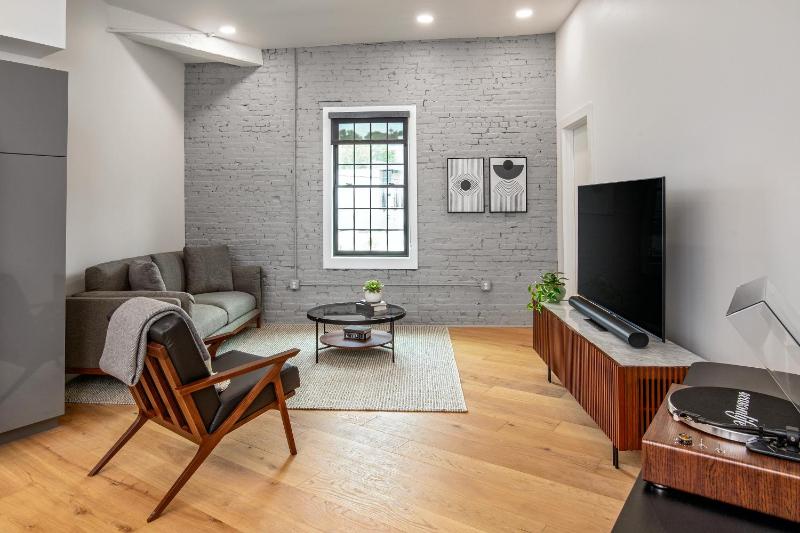 Standard Suite image 4