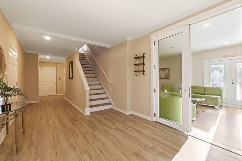 NEWLY REMODELED BEACHFRONT PRIVATE BEACH ACCESS - image 31