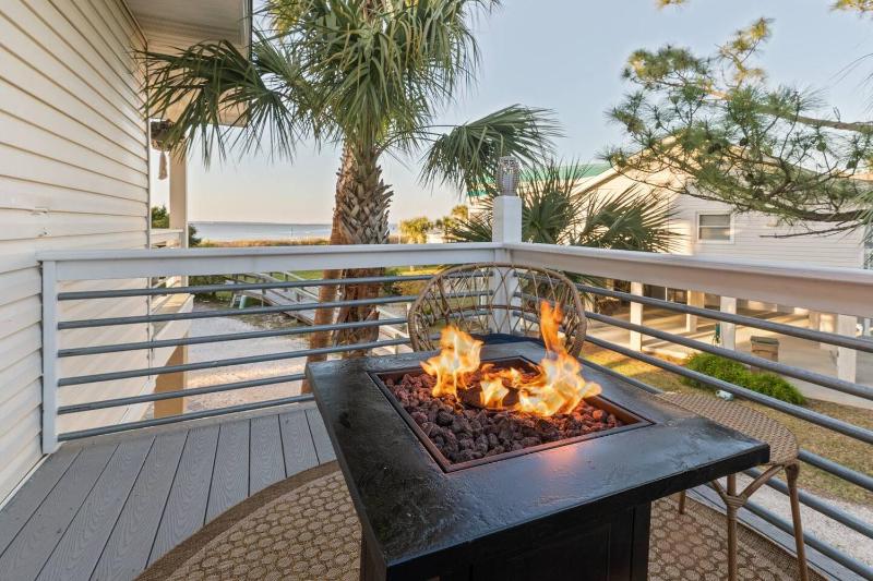 NEWLY REMODELED BEACHFRONT PRIVATE BEACH ACCESS - image 43