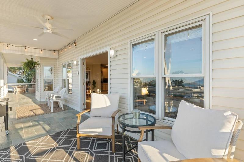 NEWLY REMODELED BEACHFRONT PRIVATE BEACH ACCESS - image 15