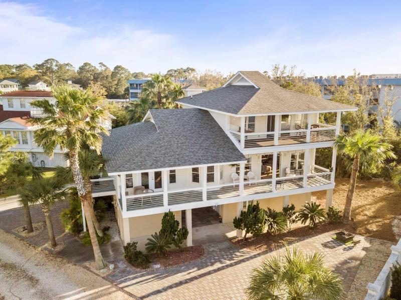 NEWLY REMODELED BEACHFRONT PRIVATE BEACH ACCESS - image 21