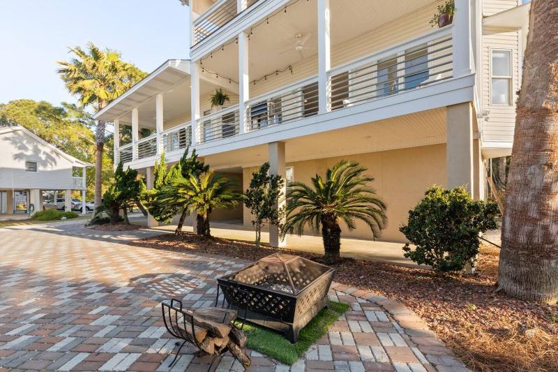 NEWLY REMODELED BEACHFRONT PRIVATE BEACH ACCESS - image 20