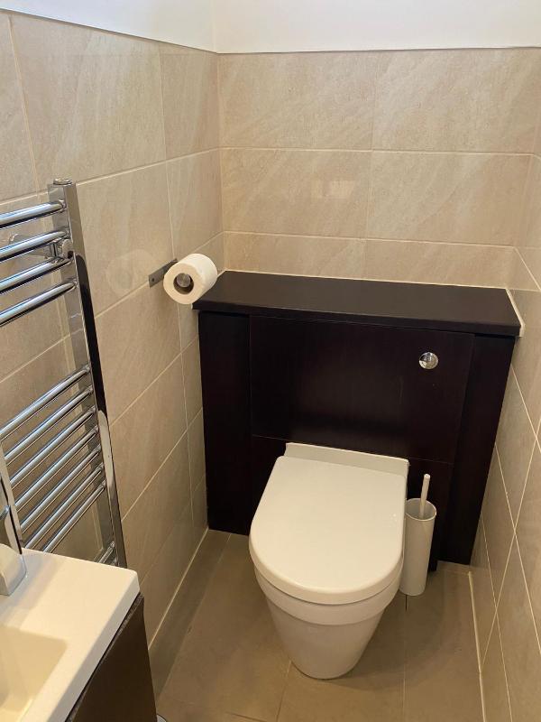 Studio Apartment with Balcony image 4