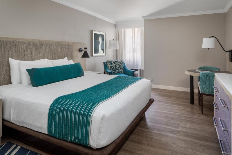 King Room with Standard View image 1