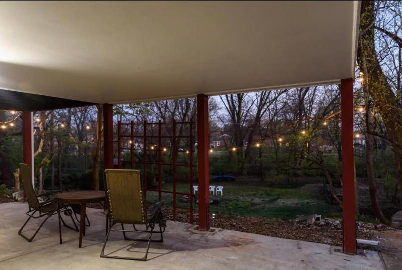 Spacious 5-Bedroom Retreat for 12 in Serene Neighborhood Near Louisville's Best Attractions - image 35