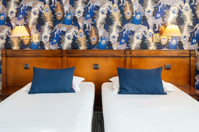 Standard Double Room with Two Single Beds - Non-Smoking image 4