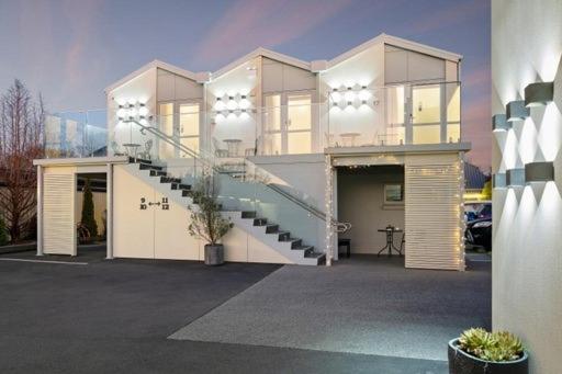 V Motel - image 19