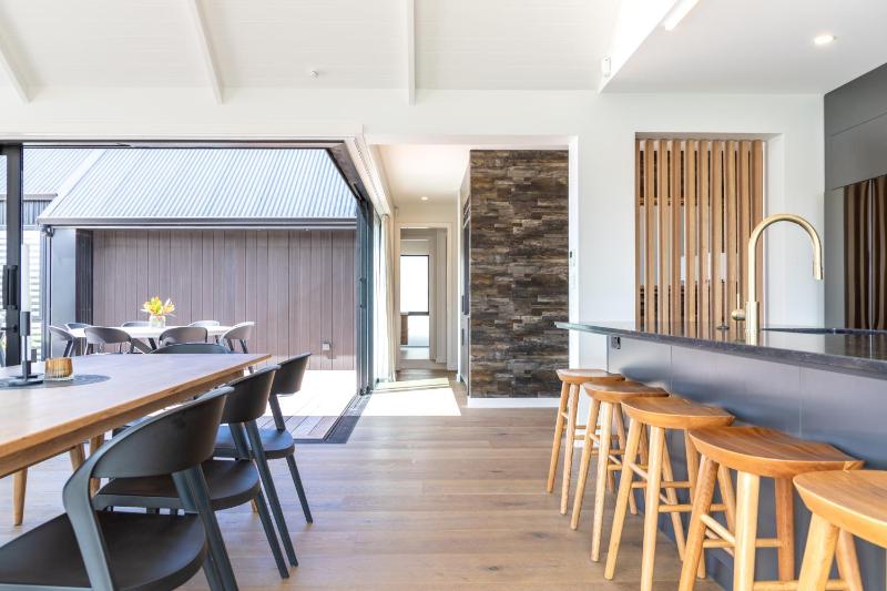 Lakefront Luxury - Lake Rotoiti Holiday Home - image 9