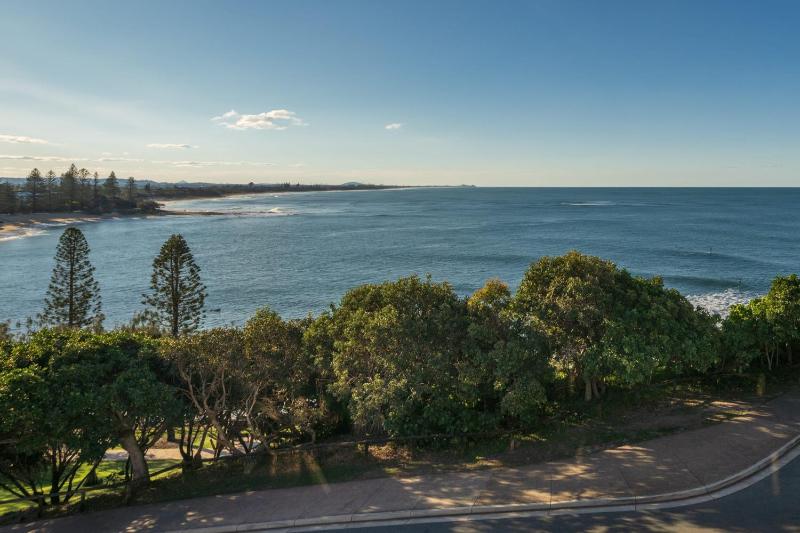 Ocean Front Views with Rooftop Terrace - image 12