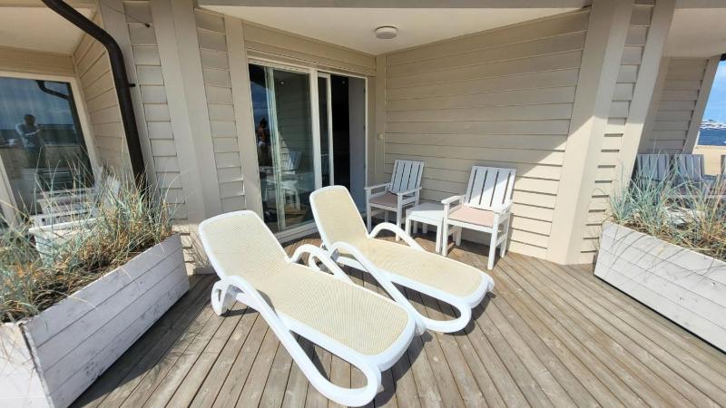 Deluxe Double Room with Beach access image 3