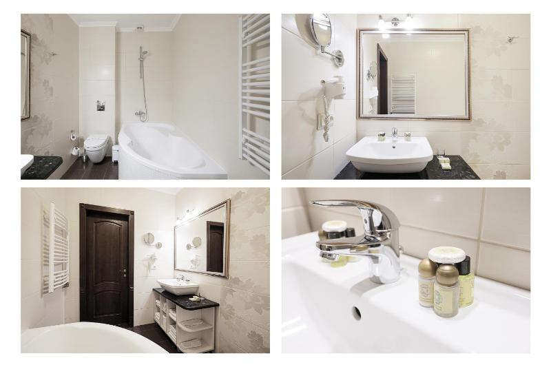 Suite with Balcony image 2
