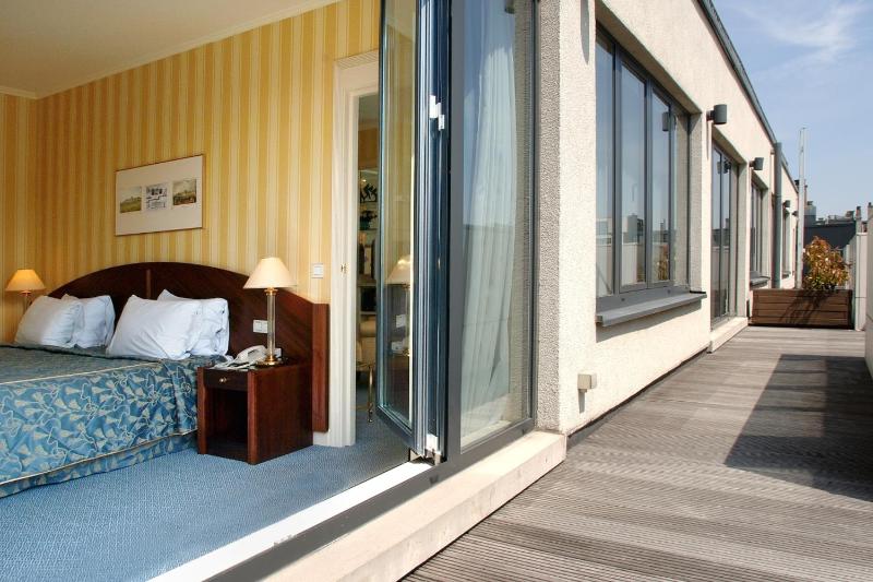 Ambassador Suite image 1