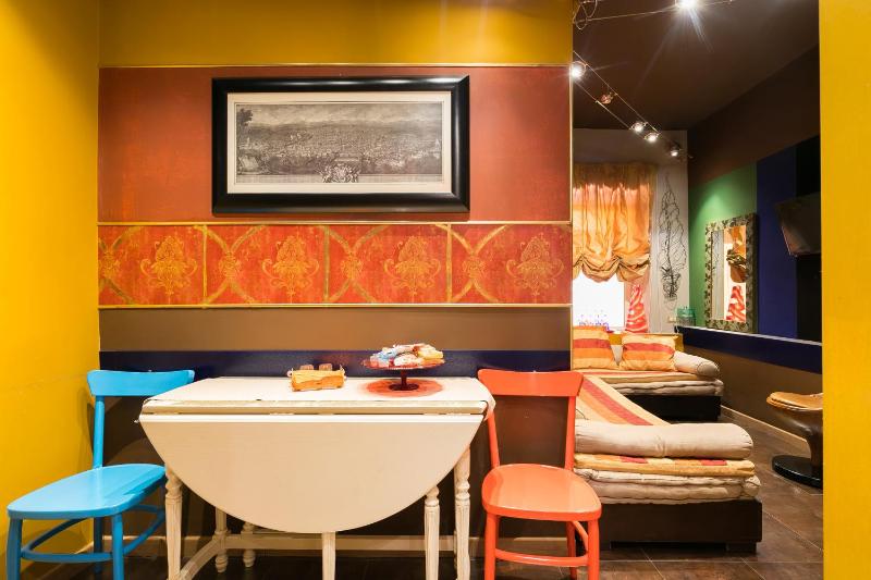 Superior One-Bedroom Apartment image 2