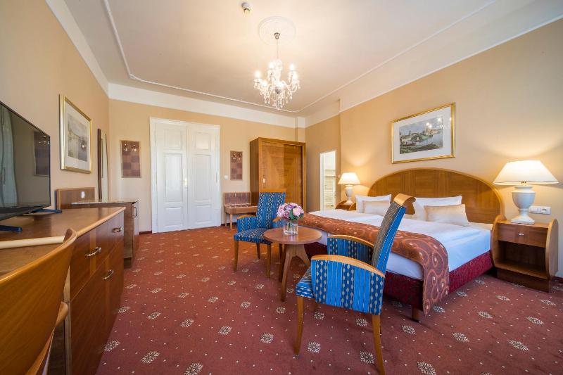 Superior Double Room image 2