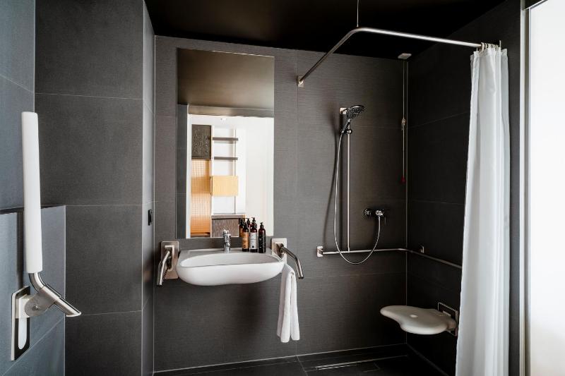 Classic Single Room image 3