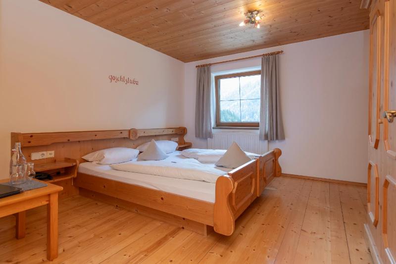 Double Room image 3