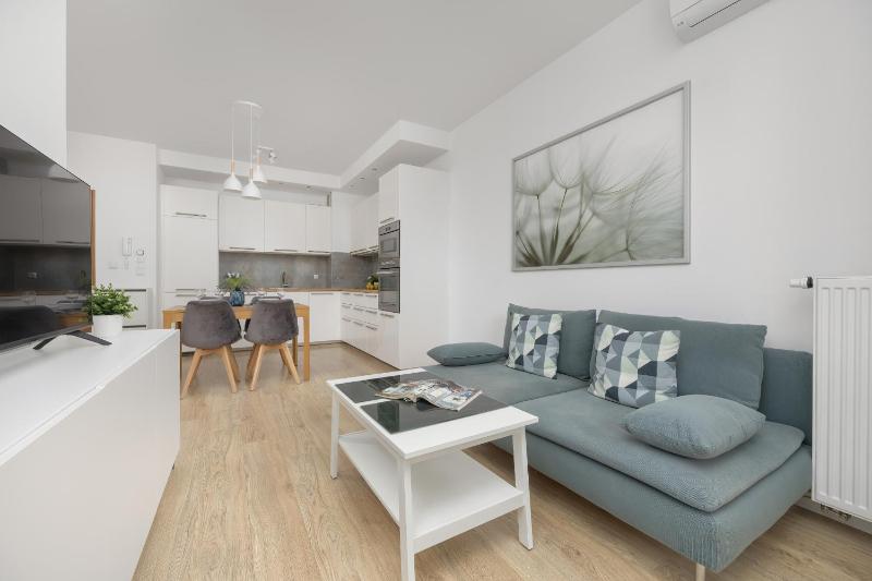 Comfy Two-Bedroom Apartment near Chopin Airport Warsaw's Ursynów by Noclegi Renters - image 3