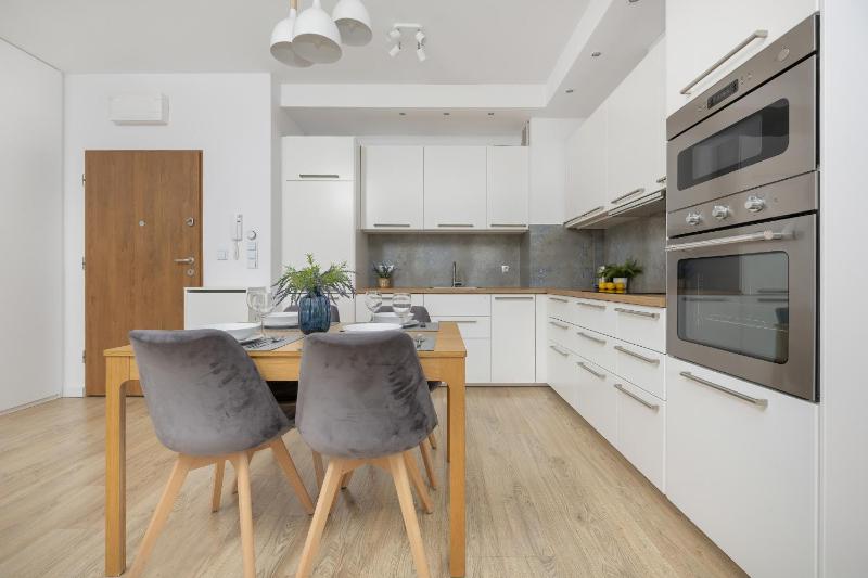 Comfy Two-Bedroom Apartment near Chopin Airport Warsaw's Ursynów by Noclegi Renters - image 12