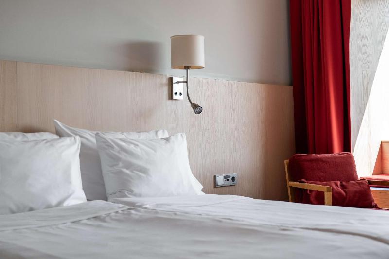 Superior Queen Room image 3