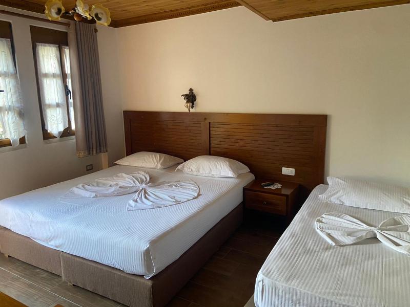 Standard Double or Twin Room image 1