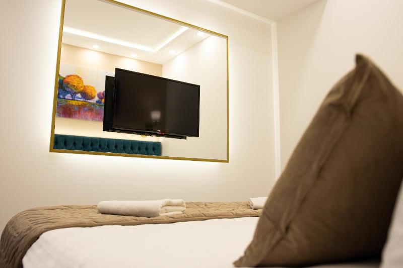 Standard Double or Twin Room image 2