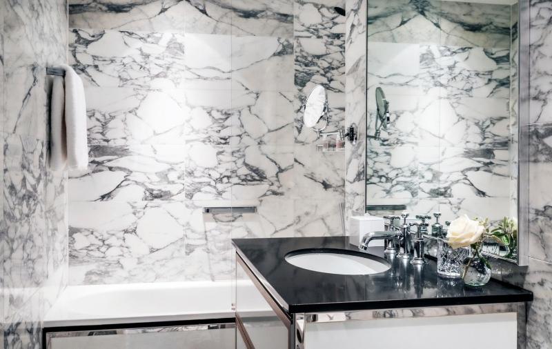 Luxury Suite image 1