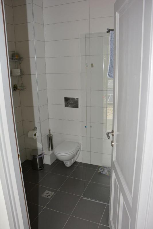 Standard Twin Room image 3