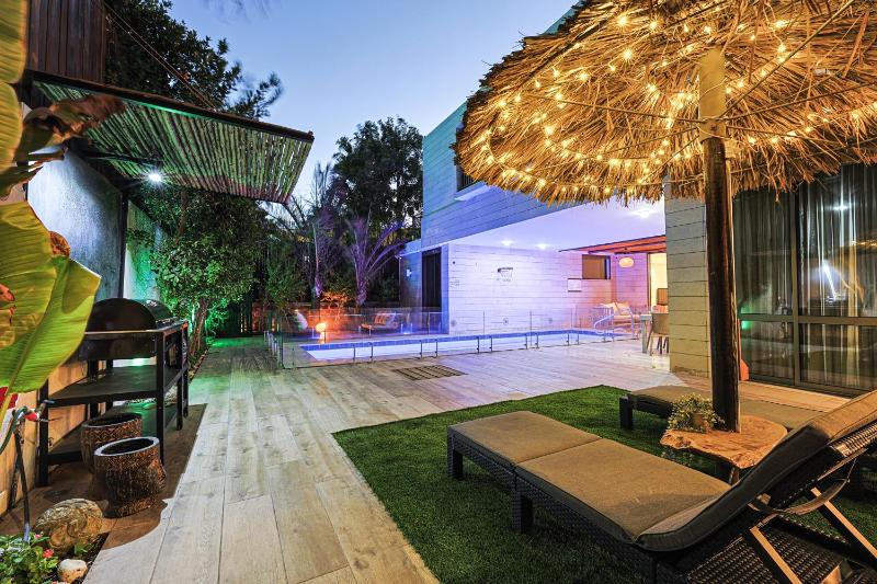 Country Villa - Ella Sun - image 33