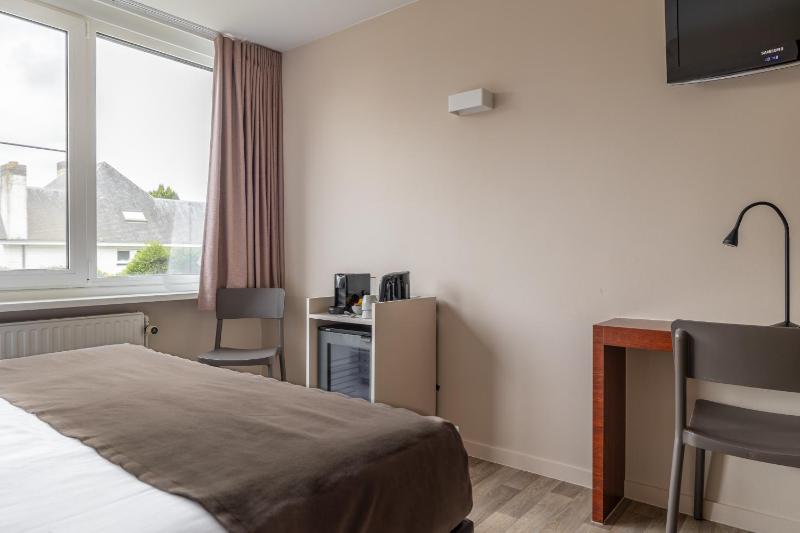 Deluxe Double Room with Shower image 1