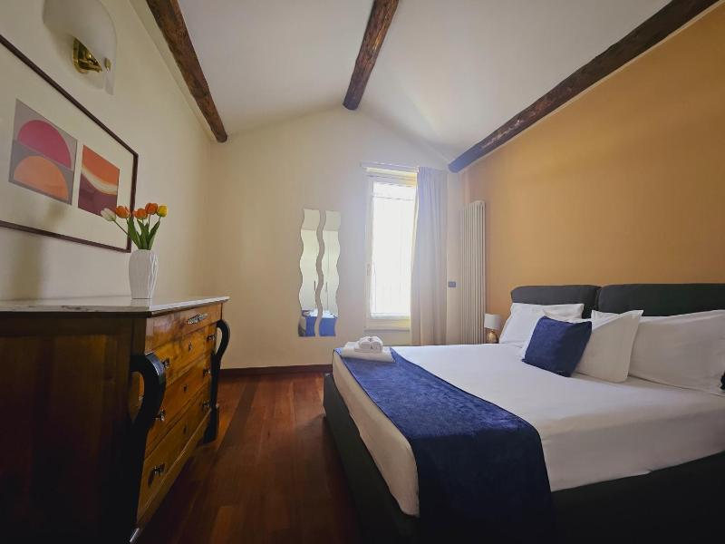 Executive Suite image 2